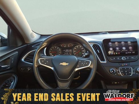 Used 2022 Chevrolet Malibu LT image 12