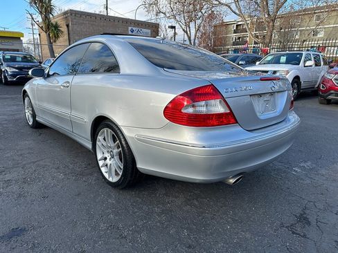 Used 2009 Mercedes-Benz CLK 350 Coupe image 7