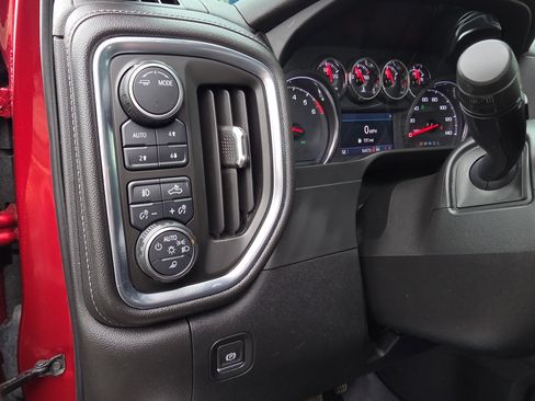 Used 2020 Chevrolet Silverado 1500 RST image 17