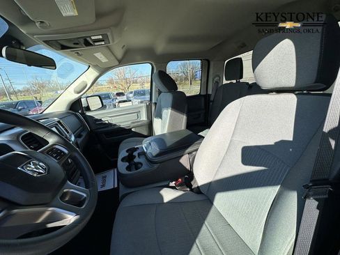 Used 2024 RAM 1500 Classic SLT image 17