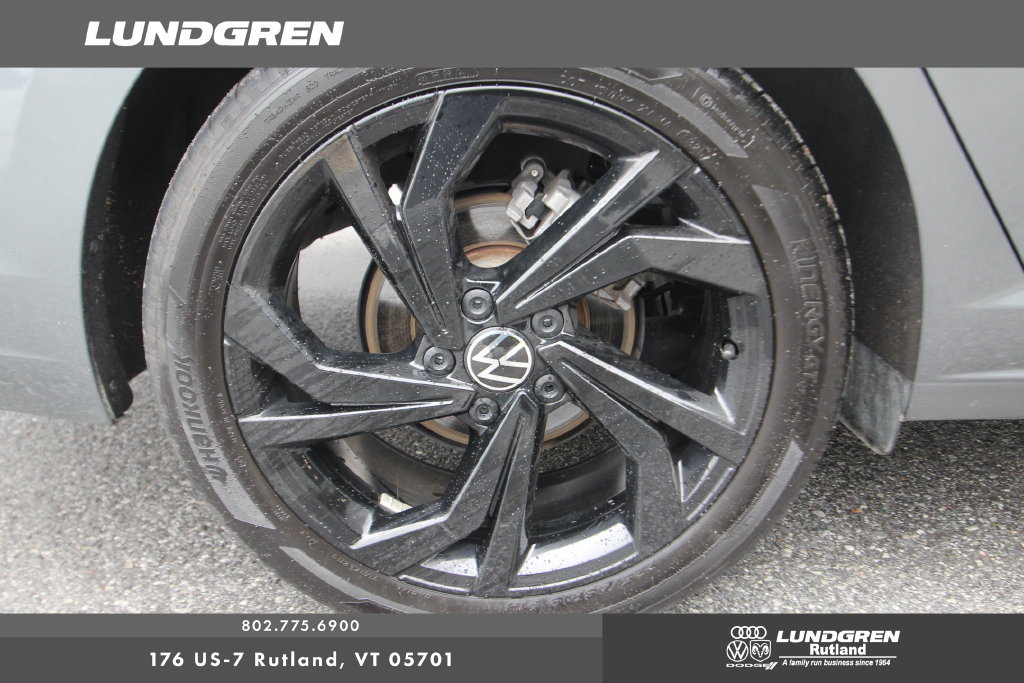 Used 2025 Volkswagen Jetta SE FWD image 31
