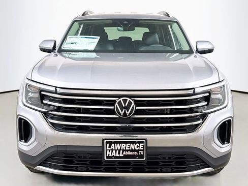 New 2026 Volkswagen Atlas SE image 2