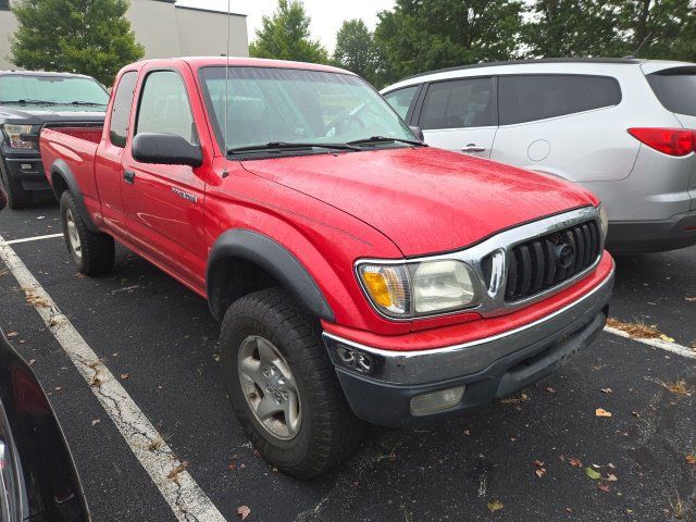 Used 2004 Toyota Tacoma 4x4 Xtracab w/ SR5 Pkg image 2