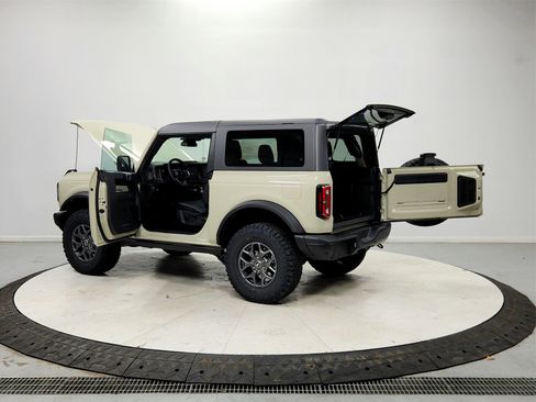 New 2025 Ford Bronco Badlands image 13