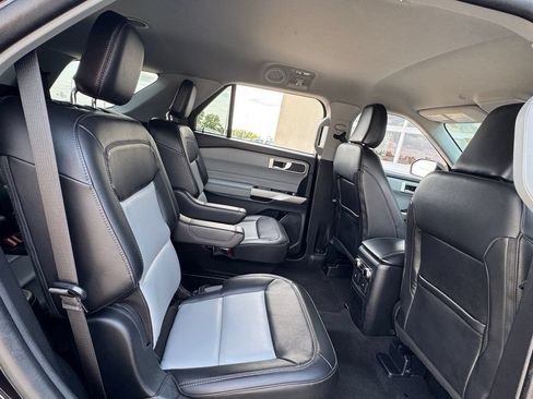 Used 2023 Ford Explorer XLT w/ Equipment Group 202A AWD/4WD image 31