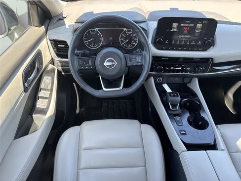 Used 2023 Nissan Rogue SL w/ SL Premium Package FWD image 14