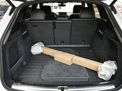 Used 2024 Audi SQ5 Premium Plus w/ Premium Plus Package image 29