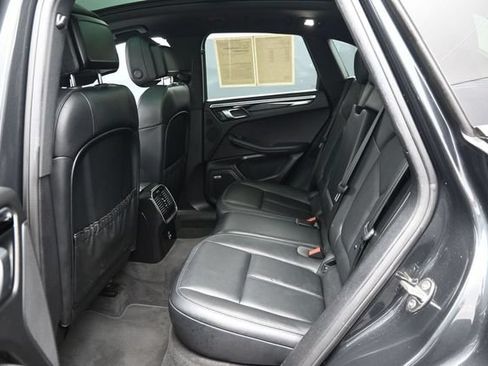 Used 2020 Porsche Macan AWD/4WD image 10
