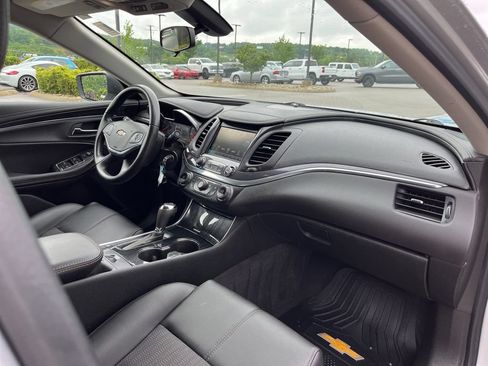 Used 2016 Chevrolet Impala LT FWD image 26