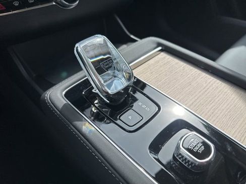 New 2026 Volvo XC90 B5 Core w/ Protection Package image 15
