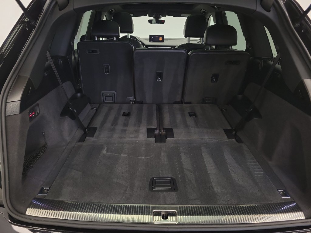 Used 2018 Audi Q7 3.0T Premium AWD/4WD image 25