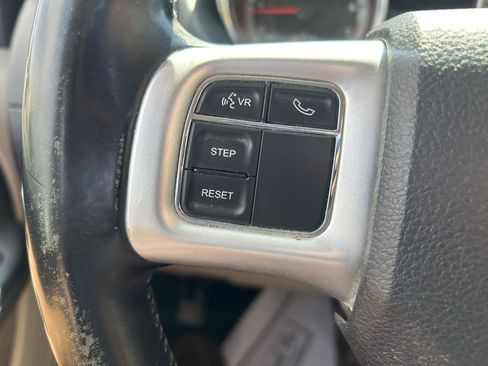 Used 2014 Dodge Grand Caravan SXT w/ Quick Order Package 29G SXT FWD image 17