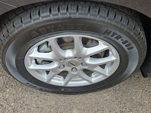 Used 2022 Chrysler Pacifica Touring-L image 11