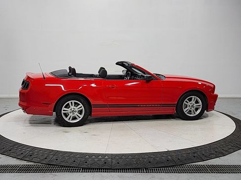 Used 2013 Ford Mustang Convertible RWD image 8