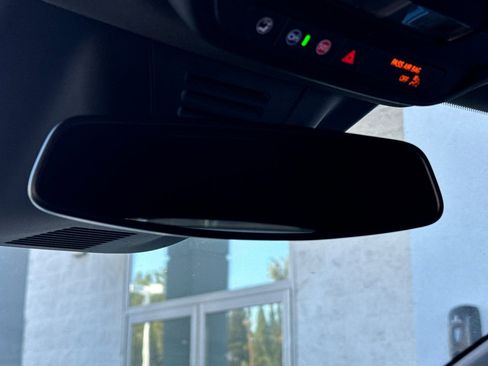 Used 2025 Chevrolet Equinox EV LT w/ Convenience Package image 26