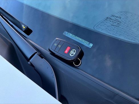 Used 2024 Toyota Tacoma TRD Off-Road image 11