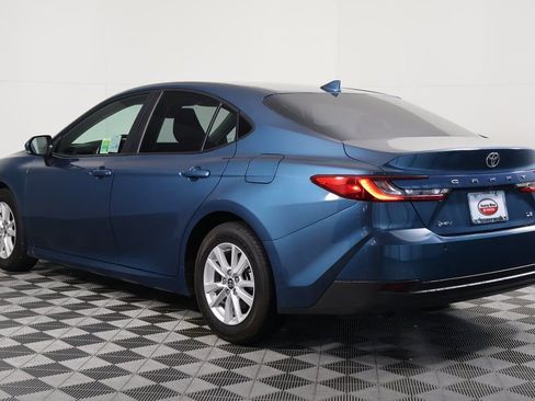 Used 2025 Toyota Camry LE image 6
