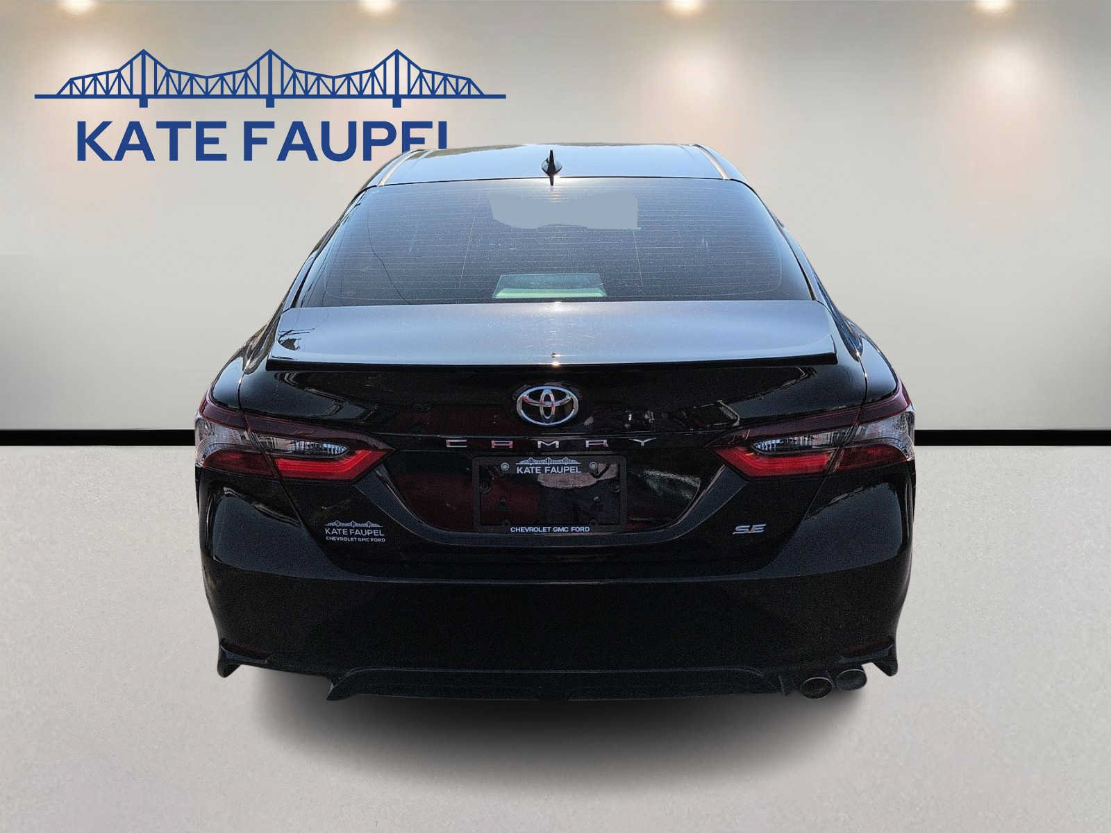Used 2024 Toyota Camry SE w/ Convenience Package FWD image 6
