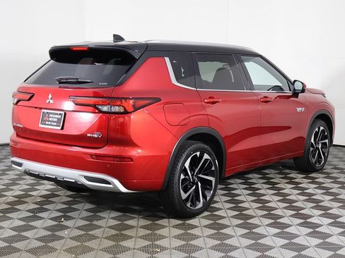 Used 2025 Mitsubishi Outlander SEL AWD/4WD image 13