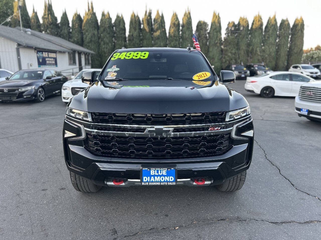 Used 2021 Chevrolet Tahoe Z71 w/ Z71 Signature Package AWD/4WD image 3