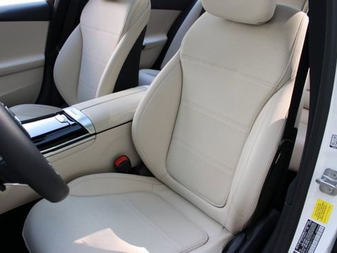 Used 2024 Mercedes-Benz C 300 4MATIC Sedan w/ Exclusive Trim Package image 9