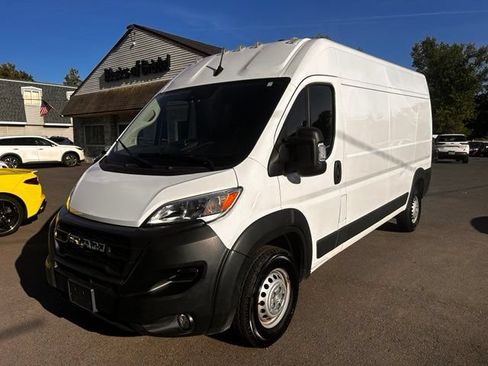 Used 2025 RAM ProMaster 2500 w/ Convenience Group FWD image 1