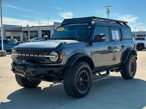 Used 2023 Ford Bronco Wildtrak image 7