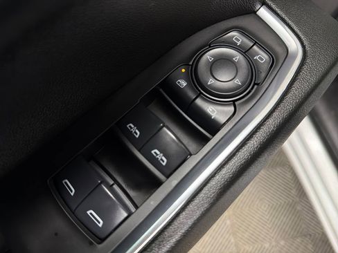 Used 2025 GMC Sierra 1500 SLT image 17