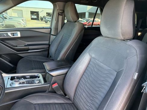 Used 2020 Ford Explorer XLT w/ Comfort Package AWD/4WD image 19