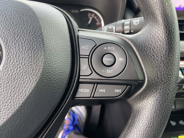 Used 2025 Toyota RAV4 XLE w/ Convenience Package FWD image 37