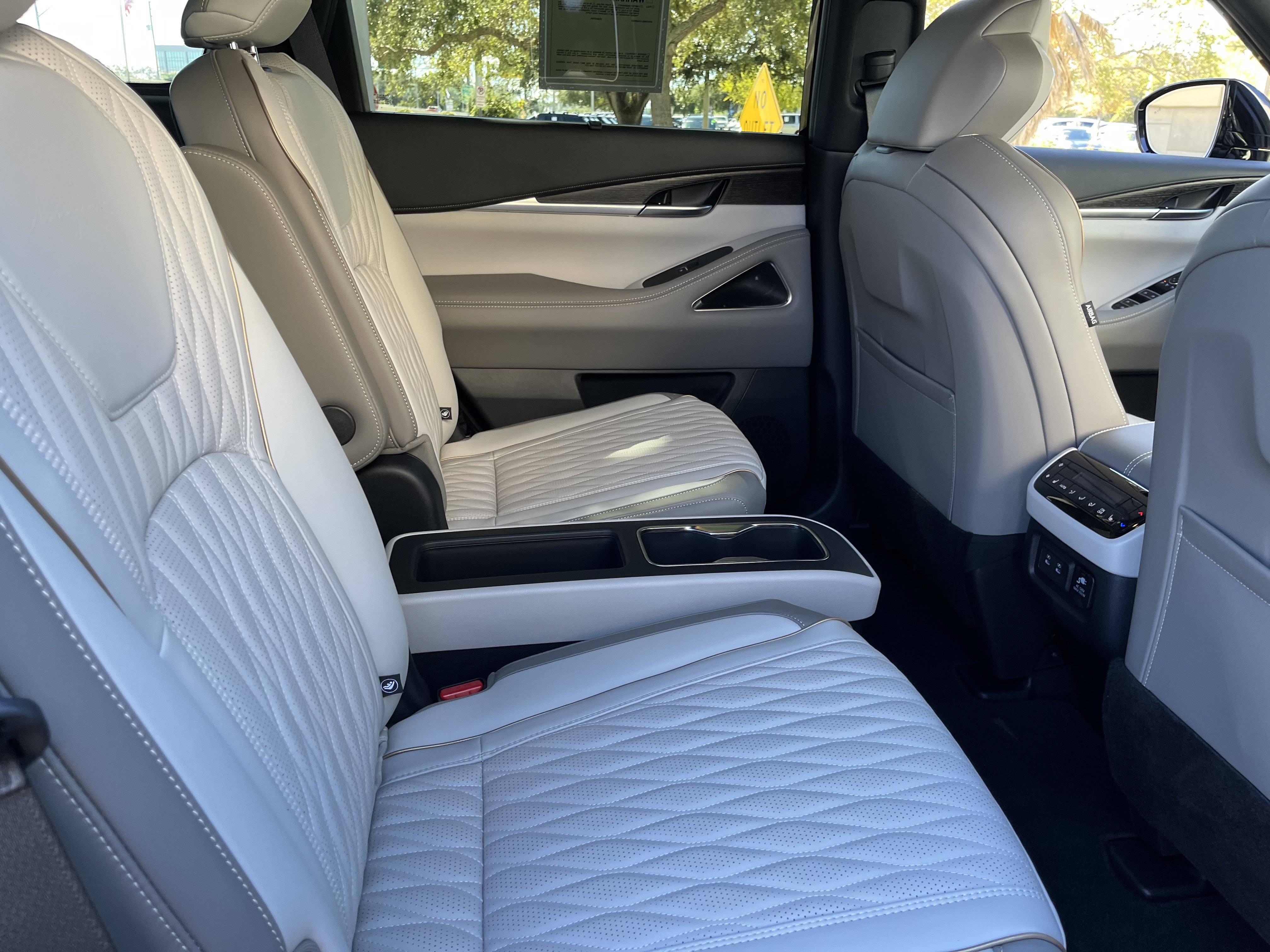 Used 2026 INFINITI QX60 Autograph w/ Dark Cargo Package AWD/4WD image 22