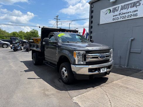 Used 2017 Ford F350 XLT w/ XLT Value Package AWD/4WD image 2