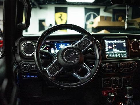 Used 2022 Jeep Wrangler Unlimited Rubicon 4xe image 15