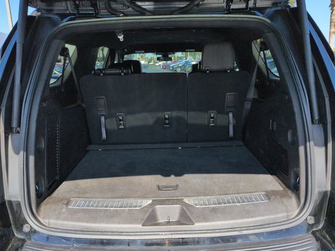 Used 2021 Chevrolet Suburban Z71 image 13