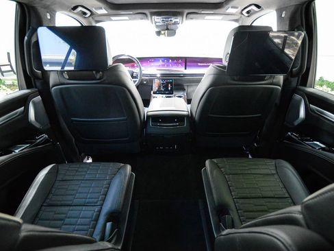 Used 2026 Cadillac Escalade Platinum Sport w/ LPO, ONYX Package AWD/4WD image 70