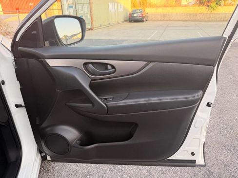 Used 2020 Nissan Rogue Sport S w/ Appearance Package FWD image 35