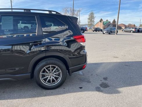 Used 2022 Subaru Forester Premium w/ Popular Package #1 AWD/4WD image 6
