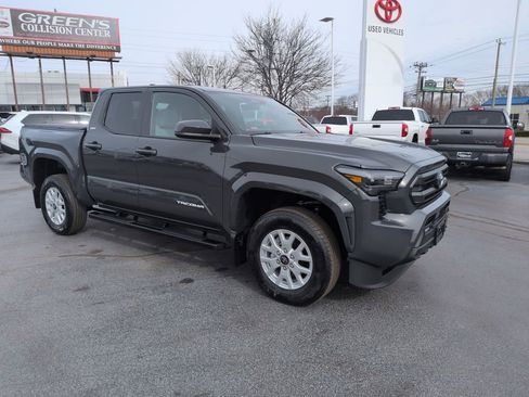 Certified 2025 Toyota Tacoma SR5 image 7
