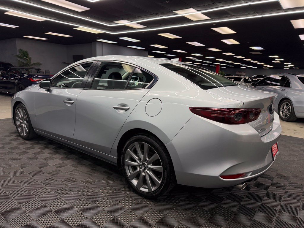 Used 2020 MAZDA MAZDA3 Sedan w/ Preferred Package FWD image 9