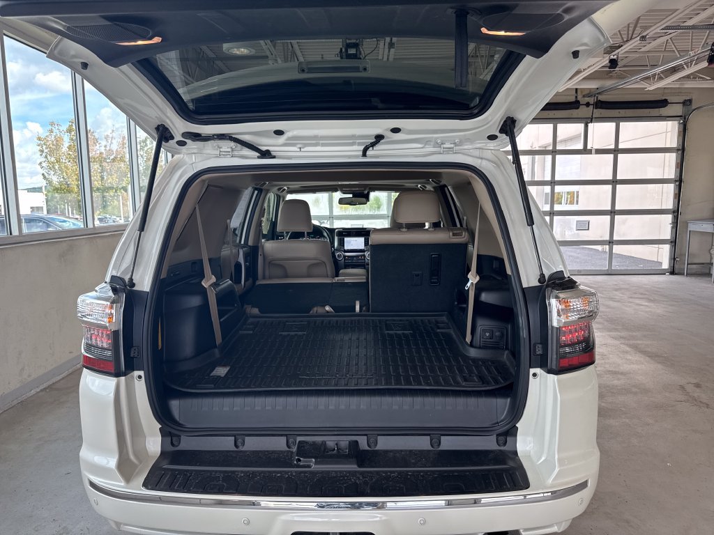 Used 2022 Toyota 4Runner Limited AWD/4WD image 12