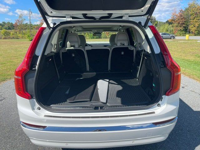 Used 2024 Volvo XC90 B5 Plus w/ Protection Package Premier AWD/4WD image 12