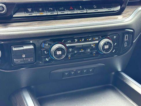 Used 2024 Chevrolet Silverado 2500 LTZ w/ LTZ Plus Package image 29