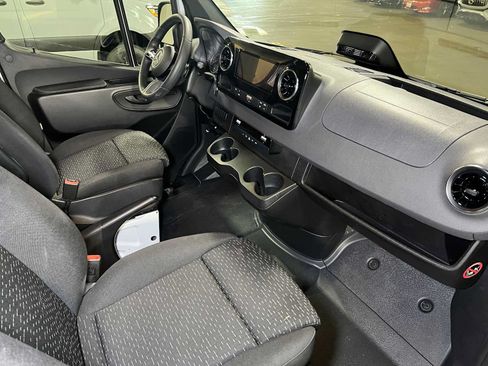Used 2026 Mercedes-Benz Sprinter 2500 image 11