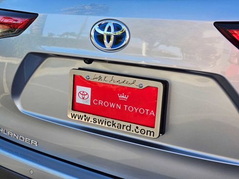 Used 2023 Toyota Highlander Limited image 14