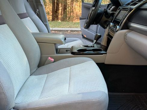 Used 2012 Toyota Camry LE image 14