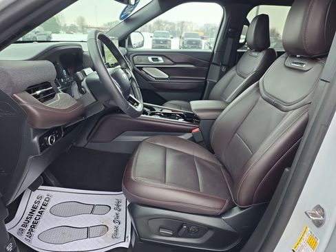 Used 2025 Ford Explorer Platinum image 24