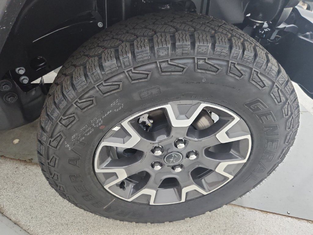 New 2026 Jeep Wrangler Unlimited Sahara AWD/4WD image 32