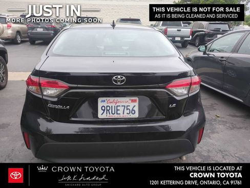 Used 2025 Toyota Corolla LE image 2