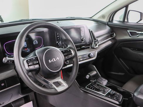 Used 2024 Kia Sportage LX image 19