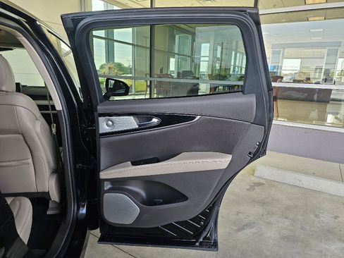 Used 2022 Lincoln Nautilus Reserve w/ Equipment Group 202A AWD/4WD image 13